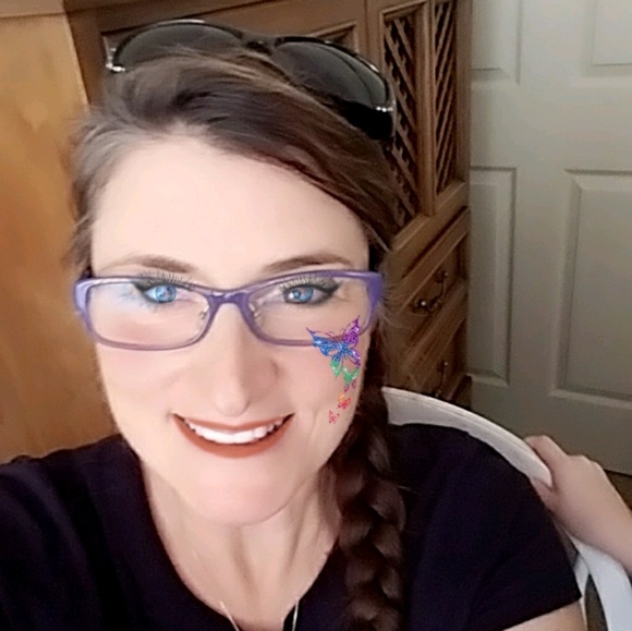 Meet your Posher, Sharon - Picture 2 of 12